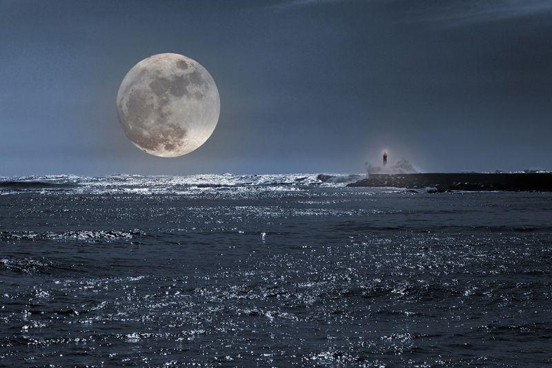 Carta da parati Luna sul mare